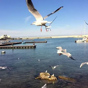 Annette , Bari Italien