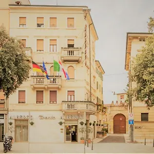 Szálloda Trento, Verona